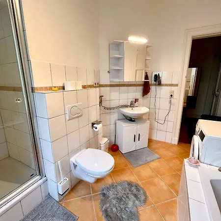 Doppelzimmer Mit Terrasse In Privatem Zuhause בית אירוח *