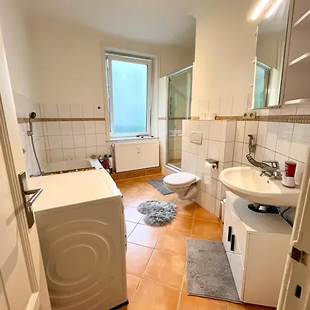 בית אירוח Doppelzimmer Mit Terrasse In Privatem Zuhause ליבק