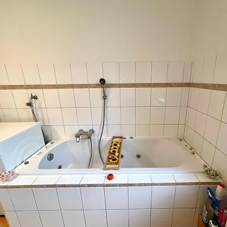 בית אירוח Doppelzimmer Mit Terrasse In Privatem Zuhause